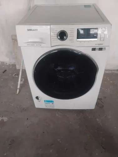 Máquina para retirar peças 