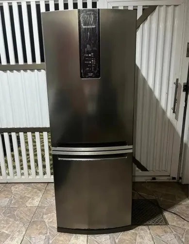 Geladeira Brastemp inox Frost Fre painel digital gelando perfeitamente vendo 