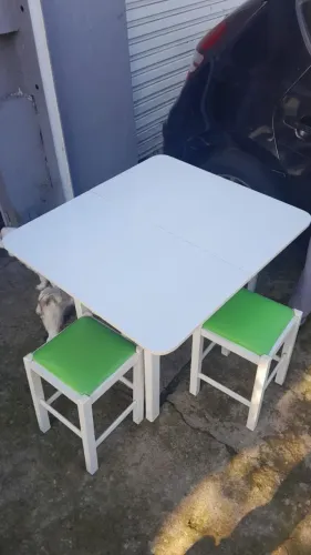 Mesa dobrável branco 4 banquetas