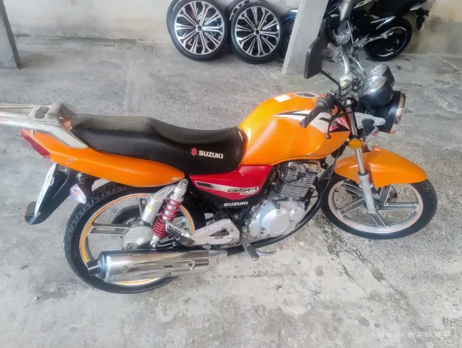 Moto Suzuki 150