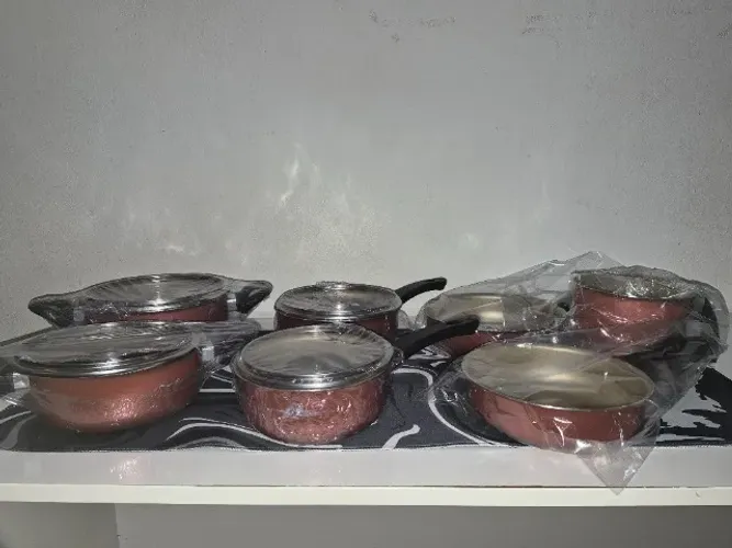 Jogo de Panela Antiaderente (10 peças) + 12 Utensílios de Silicone