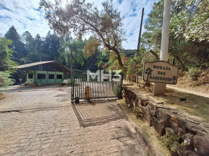 Vende-se terreno cerca de 1.535,80m², aclive em Joaquim Egídio no Cond. Morada das Nascent