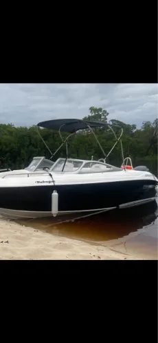 Lancha Phoenix 23 pés, motor Yamaha 150hp.