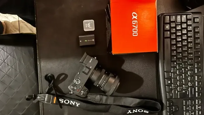 Kit Sony a6700 + Sigma 18-50mm + Gimbal Scorp Mini 2