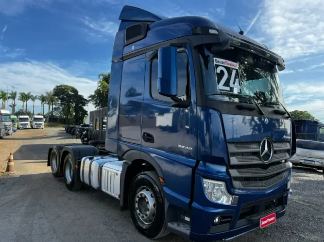Mercedes-Benz Actros 2548 LS 6x2 2023/2024.