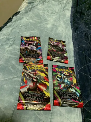 Vendo/troco booster Pokémon escuridão absoluta em Natal/RN