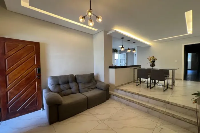 Casa à Venda - Castelo, 3 Quartos, 180 m2