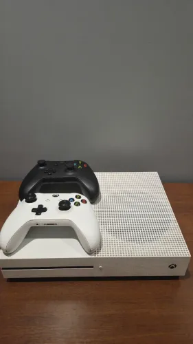 XBOX ONE S 1TB (não abaixo valor)