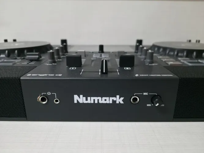 Numark Mixstream Pro+