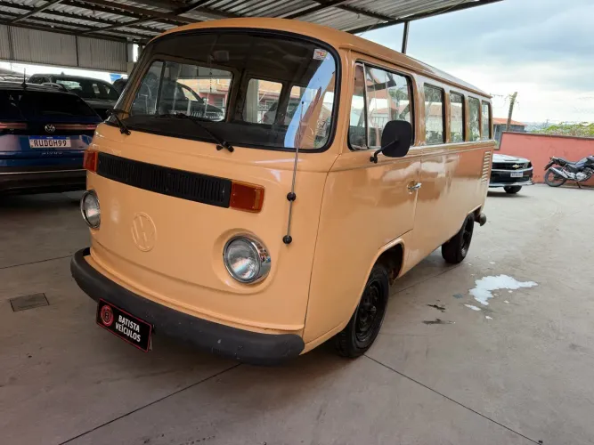 Volkswagen Kombi Standard/ Luxo/ Serie Prata 1980