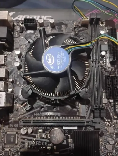 Kit PC(placa mãe, processador e memoria RAM)