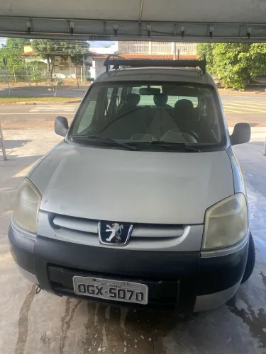 Peugeot Partner Van Escapade 1.6 Flex 16V 5P 2011