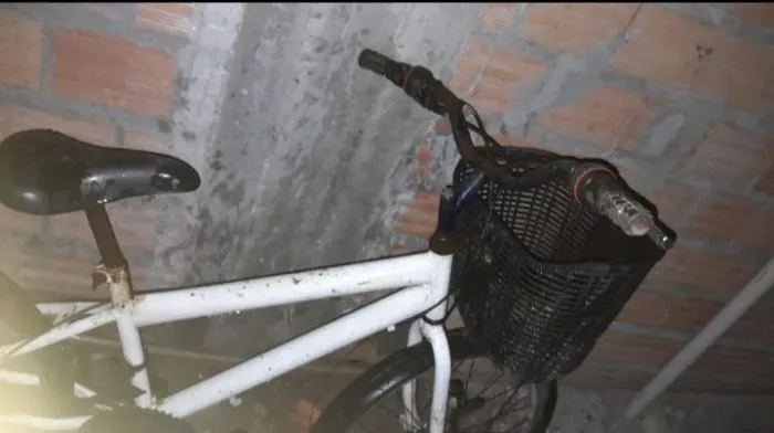 Bicicleta Aro 24 Com Macha. Retirada de Peças.