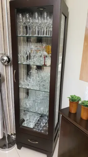 Vendo uma Cristaleira para sala