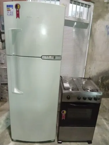 GELADEORA E FOGÃO