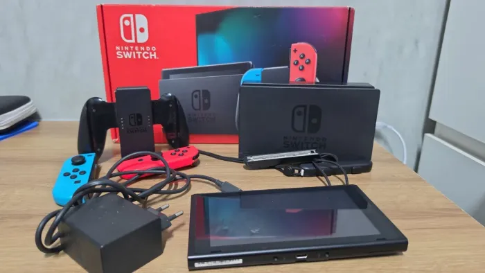 Nintendo Switch V2 - Desbloqueado