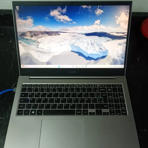 Notebook Samsung Book E30