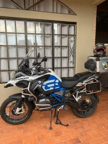 Moto Rallye impecável 