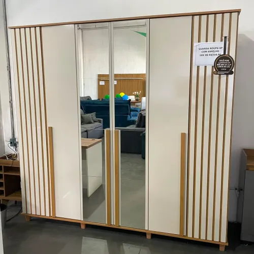 Guarda roupa 6 portas com espelho