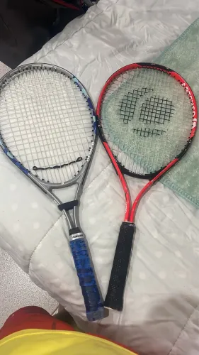 Kit com 2 Raquetes de Tênis - Artengo e Babolat