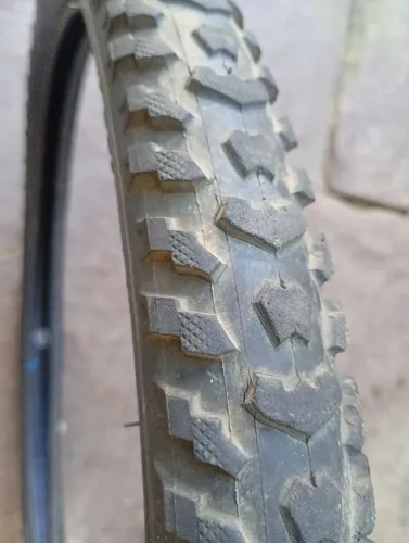 Pneu aro 26x1.95 semi nova 