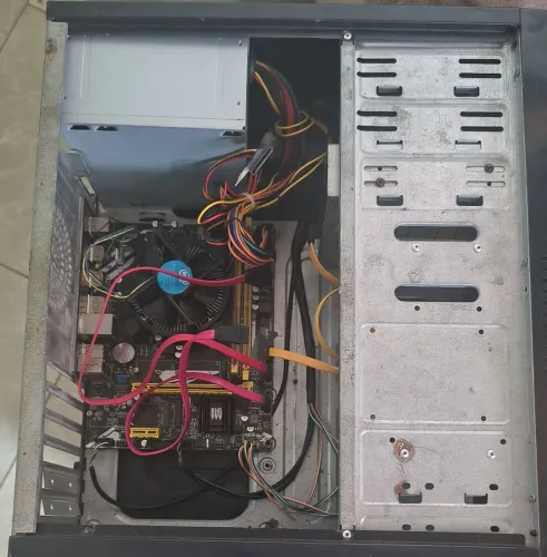 Cpu i3 6 geração, 4gb ddr4, placa wi-fi, fonte, sem hd