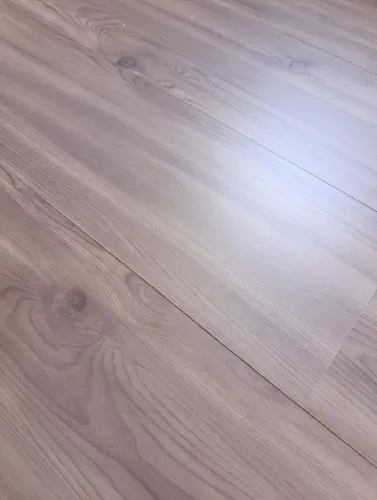 Vende-se piso laminado ( 6 caixas)
