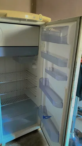 Geladeira cônsul funcionando