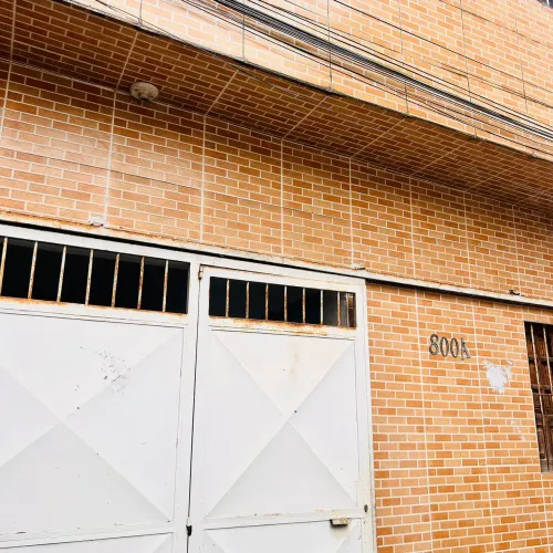 Casa a venda. Próx ao Terminal do Brejo. Linha do Tiro 