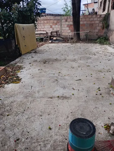 Casa com quintal grande