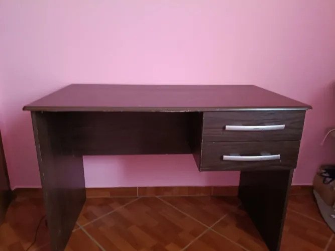Escrivaninha ótimo para home office 