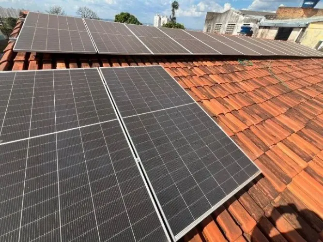 Limpeza especializada de painéis solares