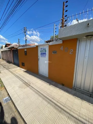 QUITINETE COM VAGA DE GARAGEM PARA MOTO NO BAIRRO ACARAPE.
