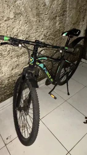 BICICLETA ARO 29 usada em otimo estado, detalhe apenas no pé de vela