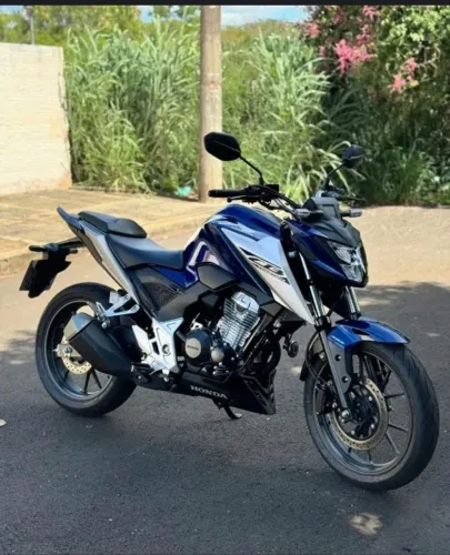 Honda 300f Twister 2025<br>R$ 18.000