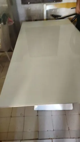 Mesa com 6 cadeiras