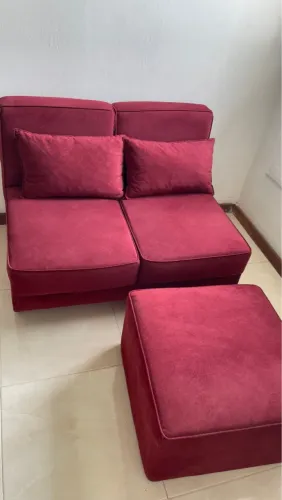 Sofá 3 peças cor vinho com almofadas 