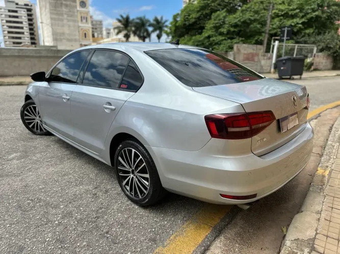 Volkswagen Jetta Comfortline 1.4 TSI 16V 4P Aut. 2016