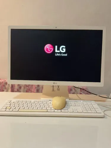 Computador All in One LG 22? - Excelente Estado - Pronto para Uso