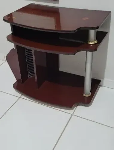 Rak para tv, marron, usado, em bom estado.