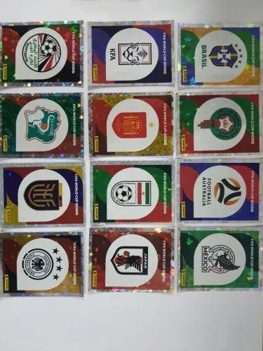 Lote 32 figurinhas especiais Copa 2026 Panini - Melhor preço 