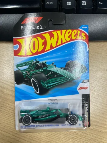 F1 ASTON MARTIN HOT WHEELLS 1:64