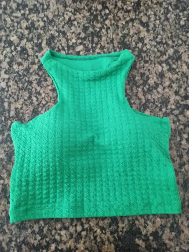Cropped verde com bojo