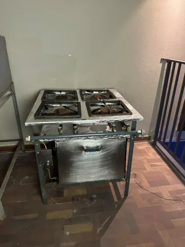 Combo cozinha industrial: forno, fogão 4 bocas, coifa e freezer Consul