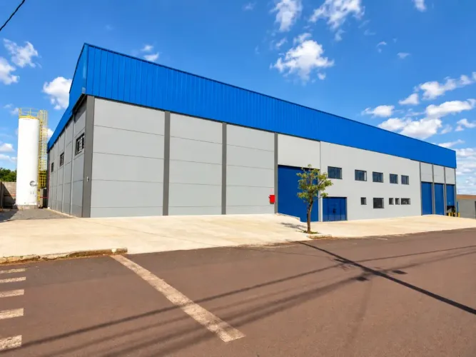 Disponível para Locação | Imóvel Comercial de Alto Padrão | 2683m² | Com Infraestrutura Pr