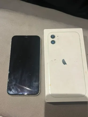 iPhone 11 64gb parado (parou de funcionar do nada, mas estava em perfeito estado)