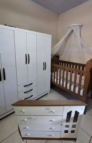 Jogo de Quarto de Bebê (berço, cômoda e guarda-roupa)