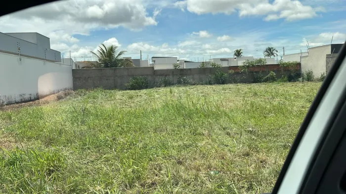 Terreno a Venda no Bairro Parque da Águas