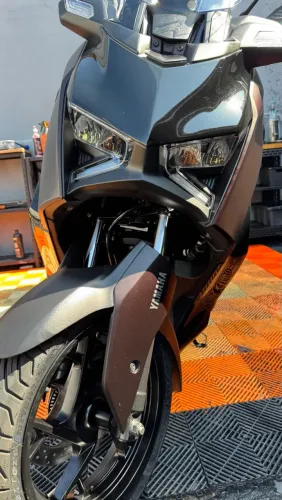 Yamaha XMAX 300 - Impecável, Revisada e com Acessórios!