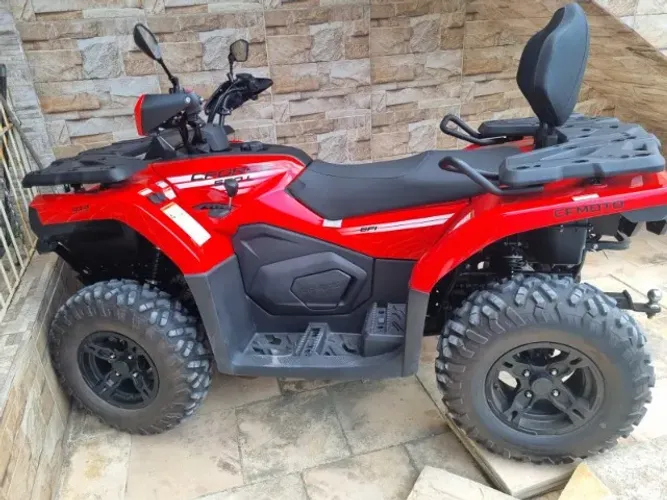 Quadriciclo CFORCE 520L basicamente novo 1260KM